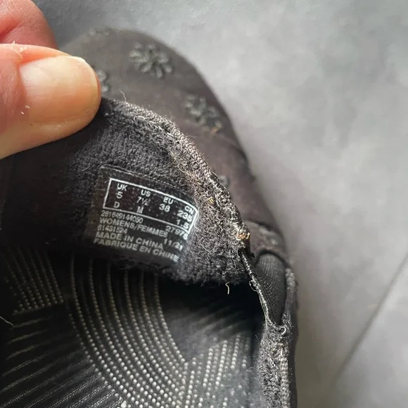 EUC Clarks Slip-on Cloudsteppers Black Size 7.5 M - so nice! - Picture 6 of 7